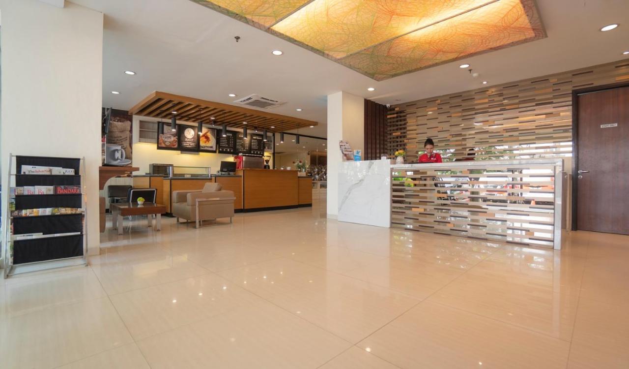 D'Primahotel Airport Jakarta 1 Tangerang Buitenkant foto